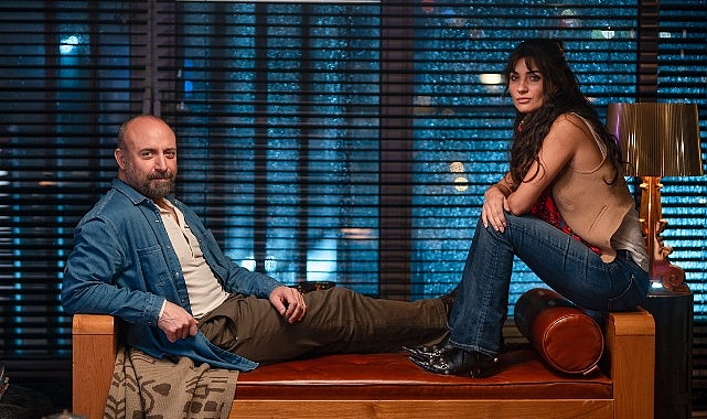 Halit Ergenç ve Tûba Büyüküstün’den eşsiz performans “Yarın Yokmuş Gibi” GAİN’de yayında…