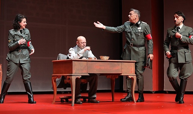 İstanbul Büyükşehir Belediyesi Şehir Tiyatroları’nın yeni oyunlarından “Yaşamak mı, Yoksa Ölmek mi” Bahçelievler seyircisine konuk oldu