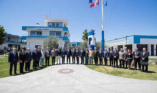 Başkan Tugay, şirket yöneticileri ile bir araya geldi