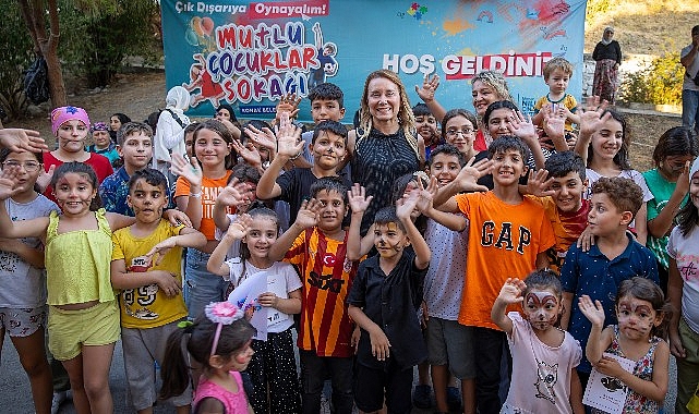 23 Nisan coşkusu Konak’tan yayılacak