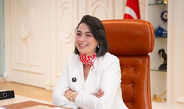 23 Nisan Ulusal Egemenlik ve Çocuk Bayramı dolayısıyla öğrenciler Üsküdar Belediye Başkanı Sinem Dedetaş’ı ziyaret etti.