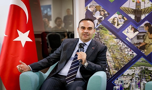 Bakan Kacır, DEÜ’lü girişimcilerle bir araya geldi