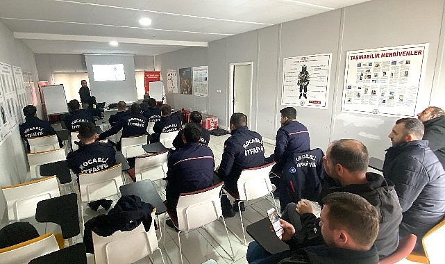İtfaiye personeline ‘asansörde kurtarma’ eğitimi