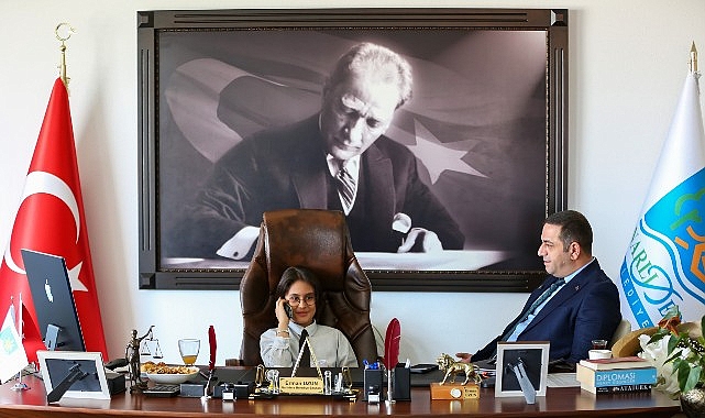 Narlıdere’de, Başkan Erman Uzun koltuğu Boran’a devretti