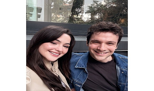 Prime Video, Ahmet Haktan Zavlak ve Derya Pınar Ak’ın başrollerini paylaştığı 0000 Kilometre filminin kamera arkası görüntülerini paylaştı
