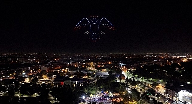 Konya Büyükşehir 30 Ağustos Zafer Bayramı’na Özel 250 Dron ile Işık Gösterisi Gerçekleştirdi