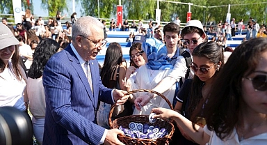 Ege Üniversitesi yeni öğrencilerine şenlikle “Merhaba” dedi