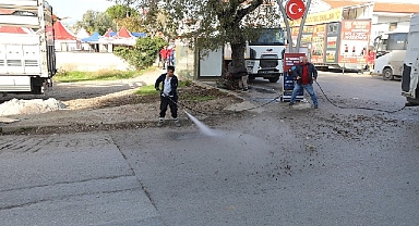 Menderes’te Caddeler Tertemiz