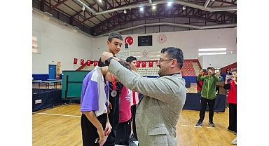 Gölcük’te Atatürk Haftası Masa Tenisi Turnuvası Sona Erdi